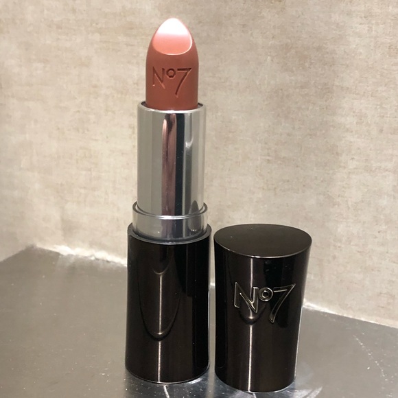 *** LAST ONE *** New Boots No7 Moisture Drench Lipstick Carmel Silk 680 - Picture 3 of 6